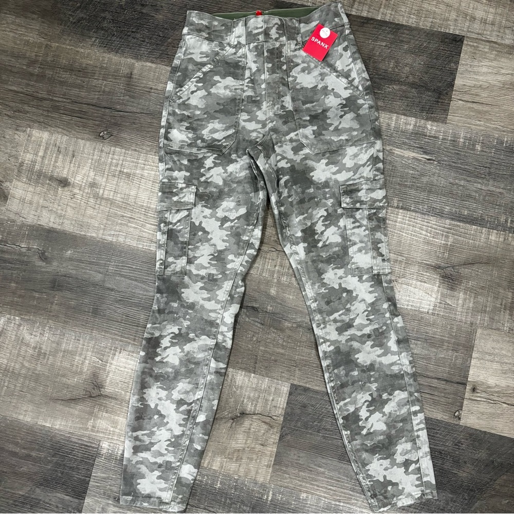 Spanx® Stretch Twill Ankle Cargo Pants, stonewash camouflage, NWT